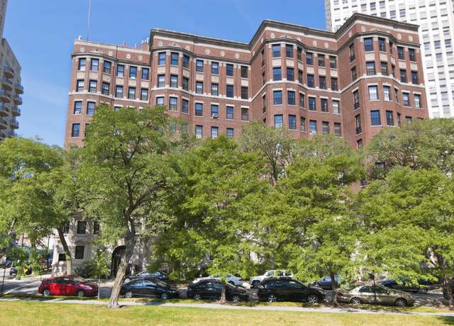 Property at 2600 N Lakeview Ave Unit 7E, Chicago, IL 60614, 2 beds, 2 baths