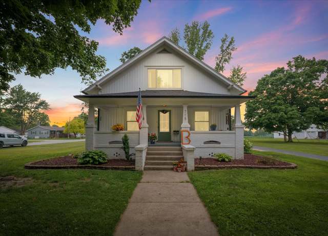 Property at 715 N North St, Argenta, IL 62501, 3 beds, 2 baths