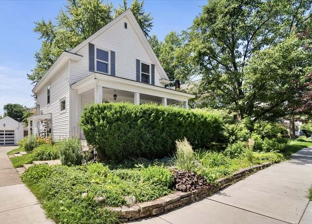 Property at 1609 E Taylor St, Bloomington, IL 61701, 3 beds, 1.5 baths