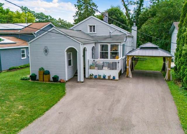 Property at 95 Bayberry Dr, Crystal Lake, IL 60014, 3 beds, 1 bath