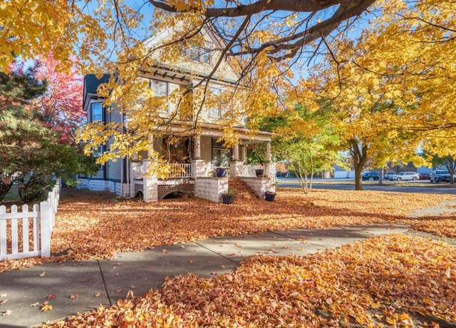 Property at 214 W North St, Morris, IL 60450, 4 beds, 3 baths