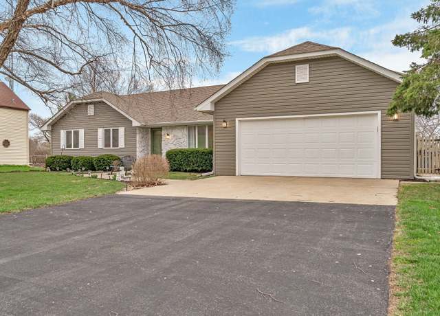 Property at 218 San Carlos Rd, Minooka, IL 60447, 3 beds, 2.5 baths