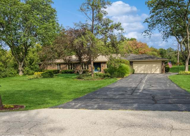 Property at 2720 Red Barn Rd, Crystal Lake, IL 60012, 4 beds, 4 baths