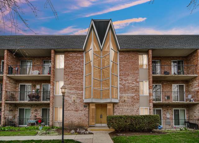 Property at 520 Burning Tree Ln #206, Naperville, IL 60563, 2 beds, 2 baths