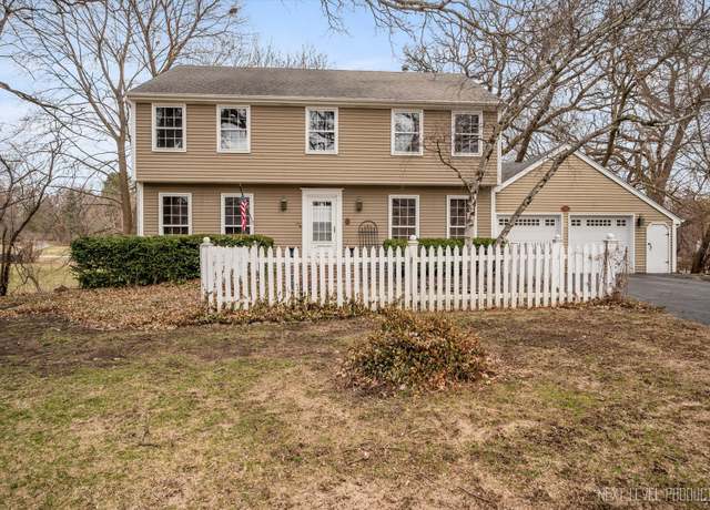 Property at 38W512 E Mary Ln, St. Charles, IL 60175, 4 beds, 2.5 baths