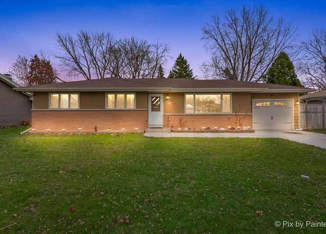 Property at 213 S Jane Dr, Elgin, IL 60123, 3 beds, 2.5 baths