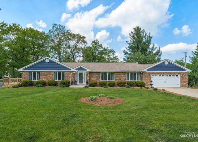 Property at 1380 Woodland Dr, Aurora, IL 60505, 3 beds, 2.5 baths