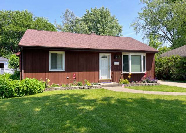 Property at 315 N Elm St, Mount Prospect, IL 60056, 2 beds, 2 baths