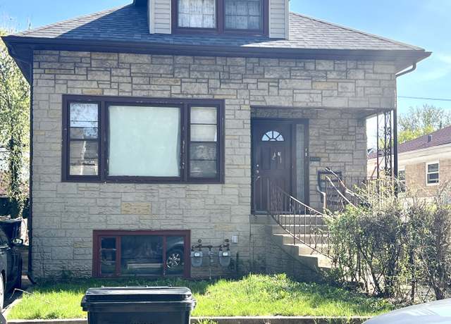 Property at 4849 W Eddy St, Chicago, IL 60641, 3 beds, 3 baths