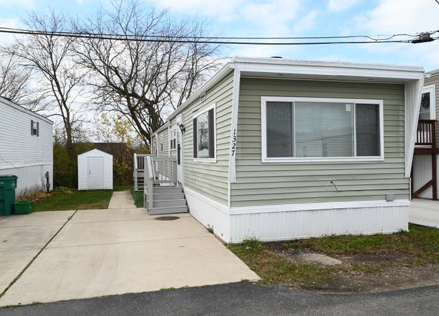 Property at 1327 W Branch Rd, Northfield, IL 60093, 2 beds, 1 bath
