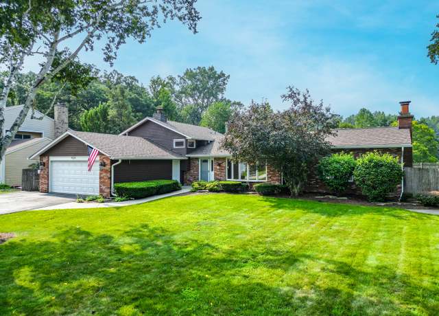 Property at 630 Smith Ave, Lake Bluff, IL 60044, 3 beds, 2.5 baths