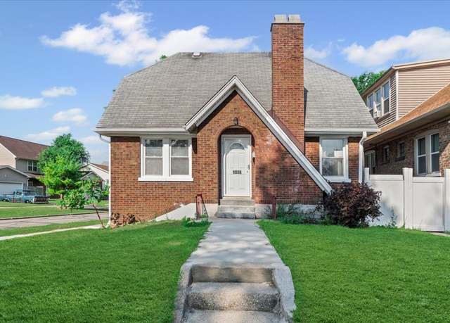 Property at 1036 S 12th Ave, Maywood, IL 60153, 4 beds, 1 bath
