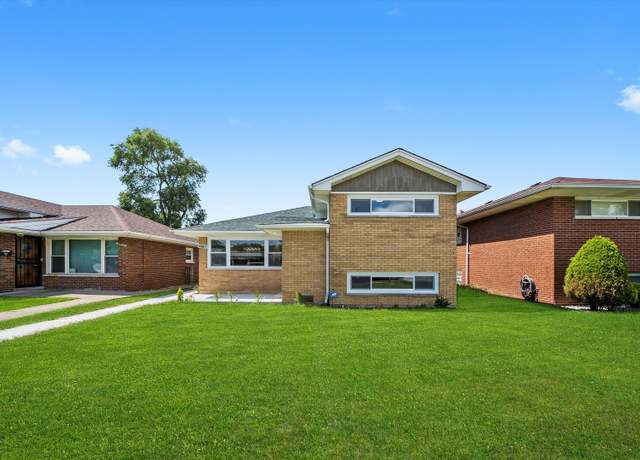 Property at 12130 S Racine Ave, Chicago, IL 60643, 3 beds, 1.5 baths