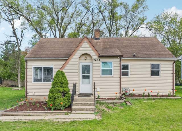 Property at 7407 Seminole Dr, Wonder Lake, IL 60097, 2 beds, 1.5 baths