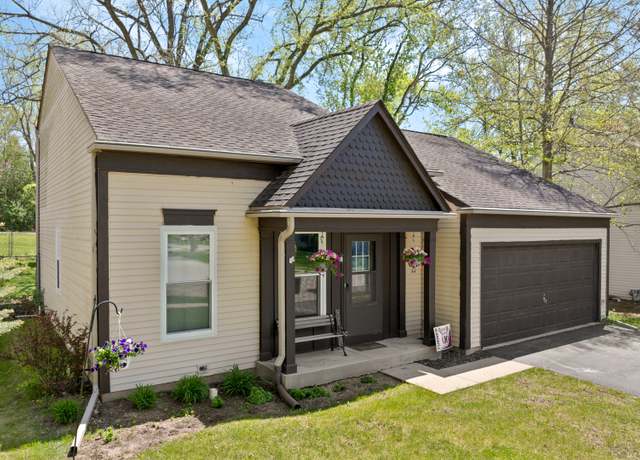 Property at 1475 Charles Ave, Algonquin, IL 60102, 3 beds, 2 baths