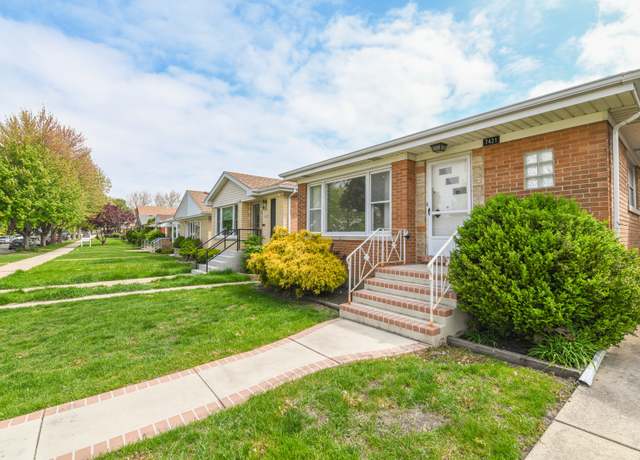 Property at 7421 N Oconto Ave, Chicago, IL 60631, 3 beds, 2 baths