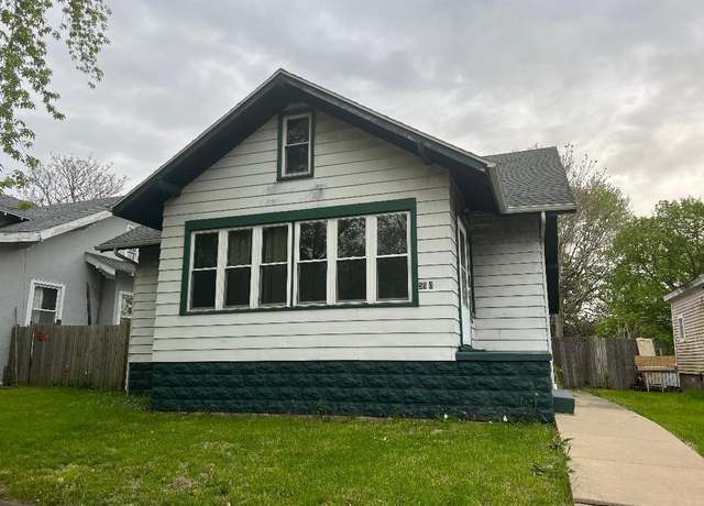 Property at 550 S Poplar Ave, Kankakee, IL 60901, 4 beds, 1 bath