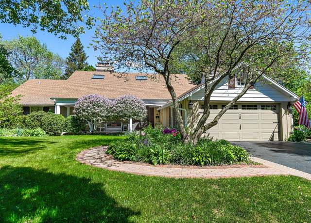 Property at 301 Country Clb, Geneva, IL 60134, 4 beds, 2.5 baths