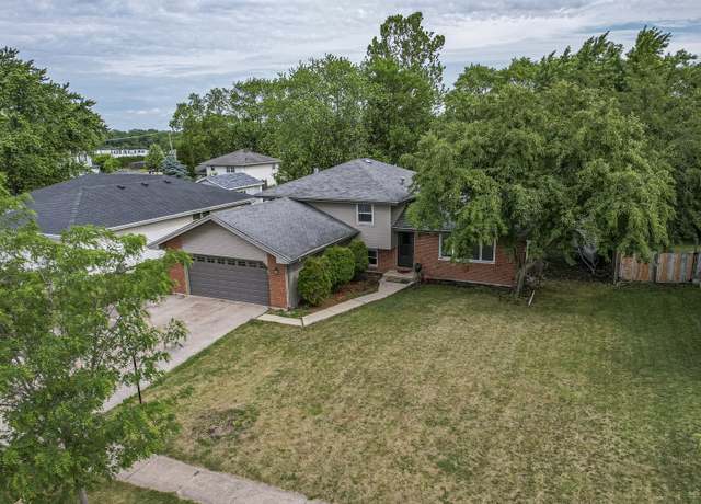 Property at 3917 Jonathan Simpson Dr, Joliet, IL 60431, 3 beds, 2 baths