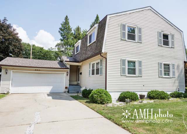 Property at 824 S Mckinley Ave, Kankakee, IL 60901, 4 beds, 2.5 baths