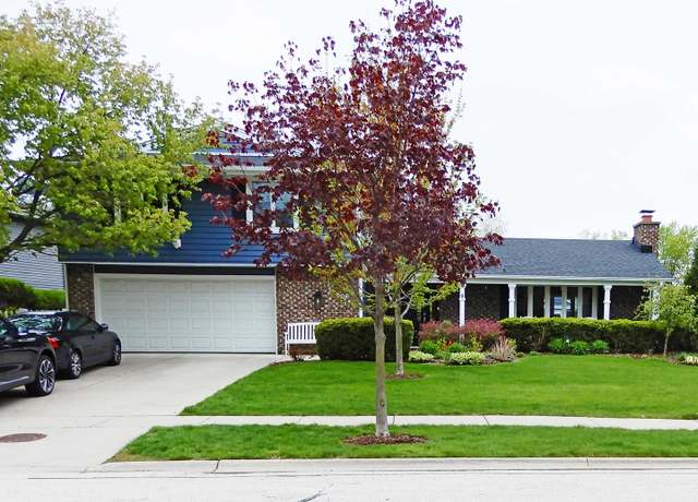 Property at 206 Samoset Ln, Schaumburg, IL 60193, 4 beds, 2.5 baths