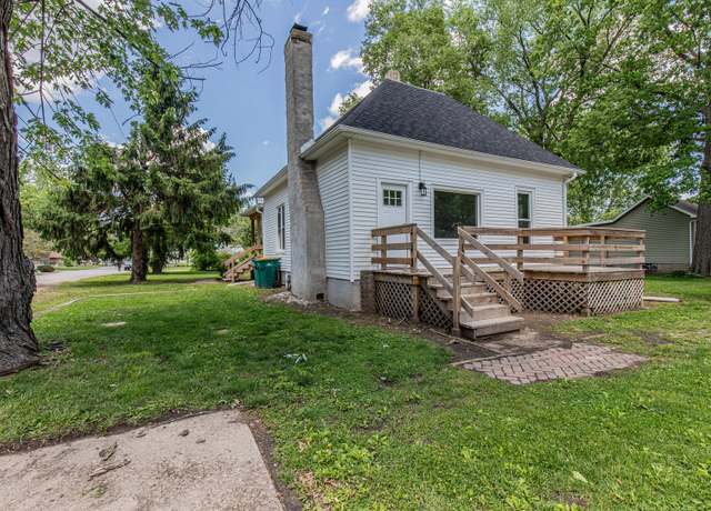 Property at 324 W Sumner St, Streator, IL 61364, 2 beds, 1 bath
