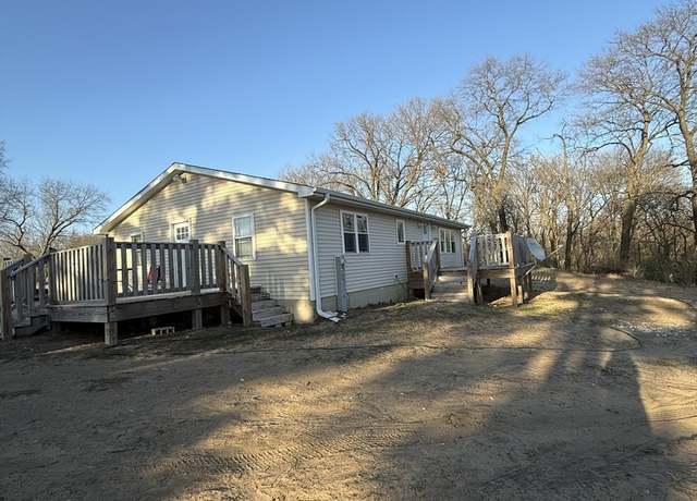 Property at 13031 E 6000s Rd, Pembroke Twp, IL 60958, 3 beds, 2 baths