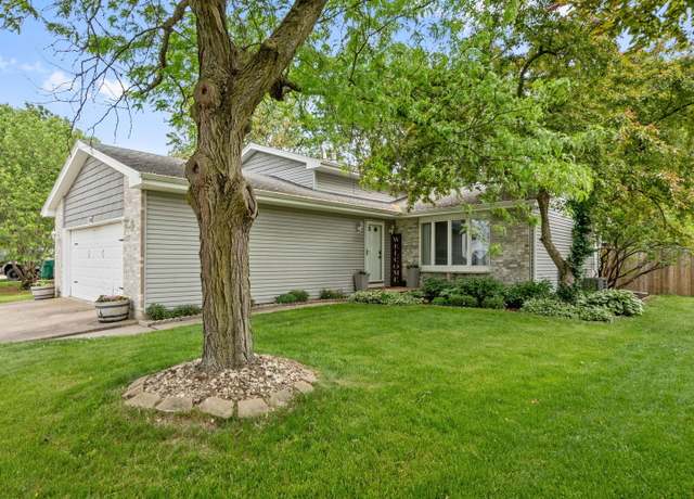 Property at 1150 Jerald Dr, Joliet, IL 60431, 3 beds, 2 baths