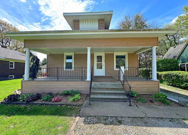 Property at 1105 Oakley Ave, Streator, IL 61364, 3 beds, 1 bath