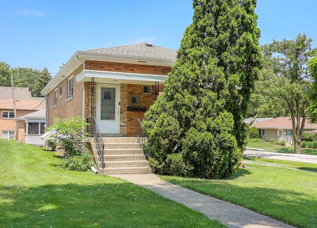 Property at 300 Burlington Ave, Downers Grove, IL 60515, 5 beds, 2 baths