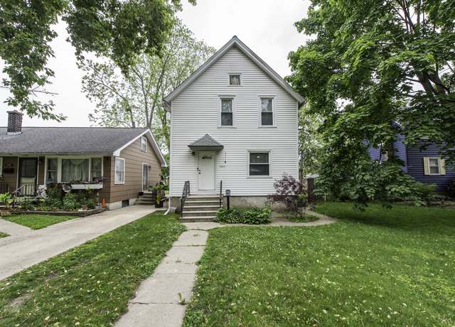 Property at 3011 Emmaus Ave, Zion, IL 60099, 5 beds, 1 bath