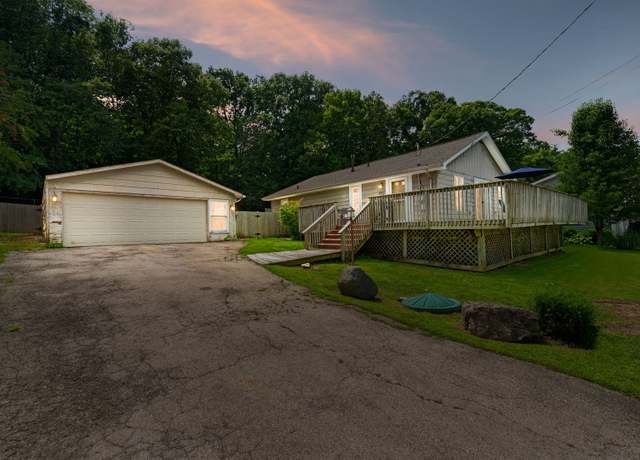 Property at 35W493 Riverside Dr, St. Charles, IL 60174, 2 beds, 1 bath