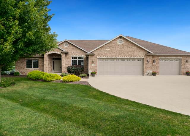 Property at 1815 White Pines Dr, Dixon, IL 61021, 5 beds, 3 baths