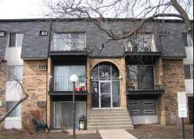 Property at 3B E Dundee Quarter Dr, Palatine, IL 60074, 2 beds, 1 bath
