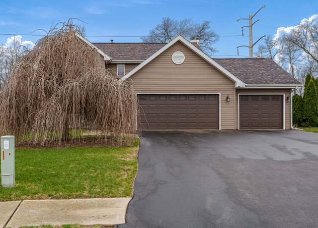 Property at 214 Heeren Dr, Winnebago, IL 61088, 3 beds, 3.5 baths