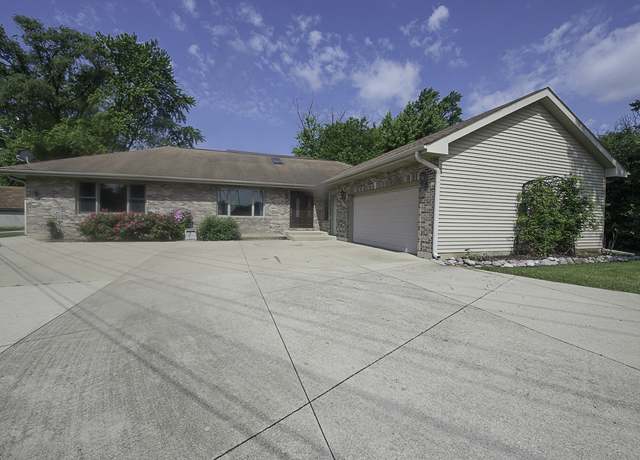 Property at 422 Beverly Ave, Addison, IL 60101, 4 beds, 2 baths