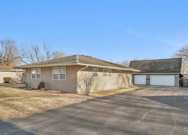 Property at 1325 Alicia Dr, Morris, IL 60450, 4 beds, 2 baths