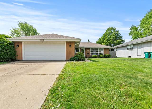 Property at 3226 Thomas Hickey Dr, Joliet, IL 60431, 3 beds, 1 bath