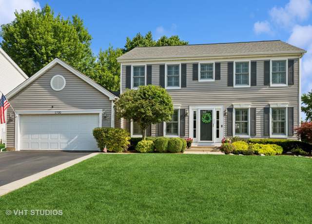 Property at 1700 Green River Dr, Schaumburg, IL 60194, 4 beds, 2.5 baths
