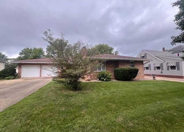 Property at 505 N Mulberry St, Clinton, IL 61727, 3 beds, 3 baths
