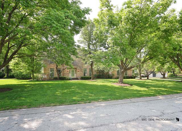Property at 36708 Old Woods Trl, Gurnee, IL 60031, 5 beds, 3 baths