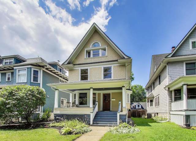 Property at 129 S Ridgeland Ave, Oak Park, IL 60302, 4 beds, 2.5 baths