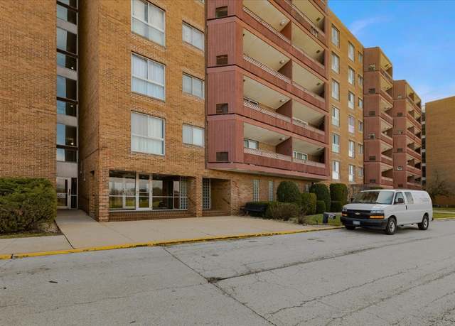 Property at 100 Park Ave #203, Calumet City, IL 60409, 1 bed, 1 bath