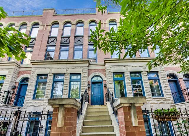 Property at 365 W Superior St Unit B, Chicago, IL 60654, 3 beds, 2.5 baths