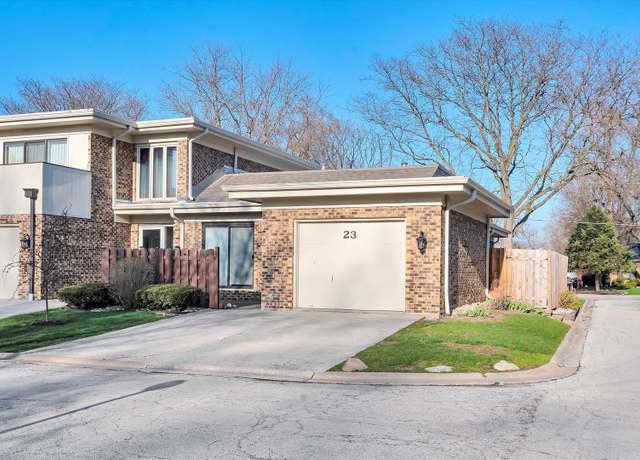 Property at 23 Sorrento Dr, Palos Heights, IL 60463, 3 beds, 2 baths