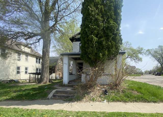 Property at 423 S State Ave, Freeport, IL 61032, 2 beds, 1 bath