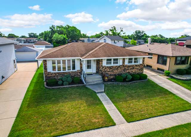 Property at 16653 Parliament Ave, Tinley Park, IL 60477, 3 beds, 2 baths