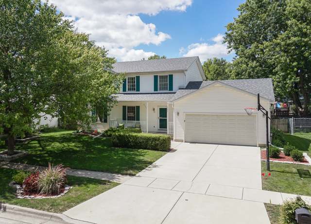 Property at 17 Hayloft Rd, Bloomington, IL 61704, 3 beds, 2.5 baths