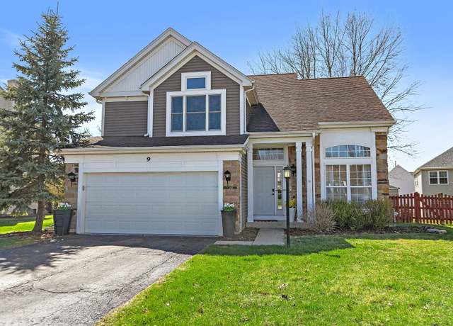 Property at 9 Royal Oak Ct, Lake In The Hills, IL 60156, 4 beds, 2.5 baths