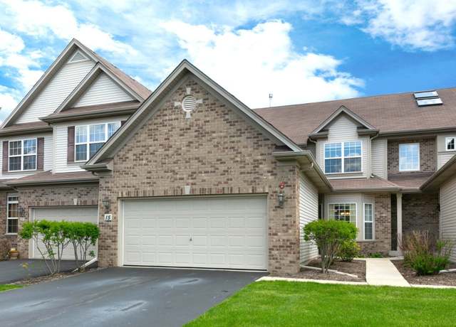 Property at 15 Oak Creek Ct, North Aurora, IL 60542, 2 beds, 2.5 baths